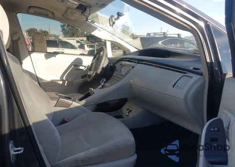 2014 Toyota Prius Three z USA, uszkodzony, nr VIN JTDKN3DU8E1764172